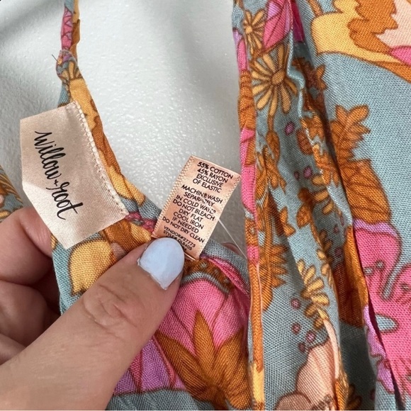 NWT Buckle Willow & Root Surplice Floral Cropped Top - Picture 5 of 9